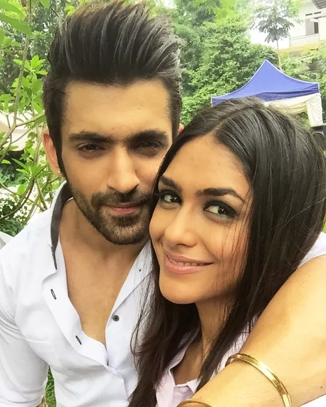 Are 'Kumkum Bhagya' Fame Actor Arjit Taneja And Mrunal Thakur Dating In ...