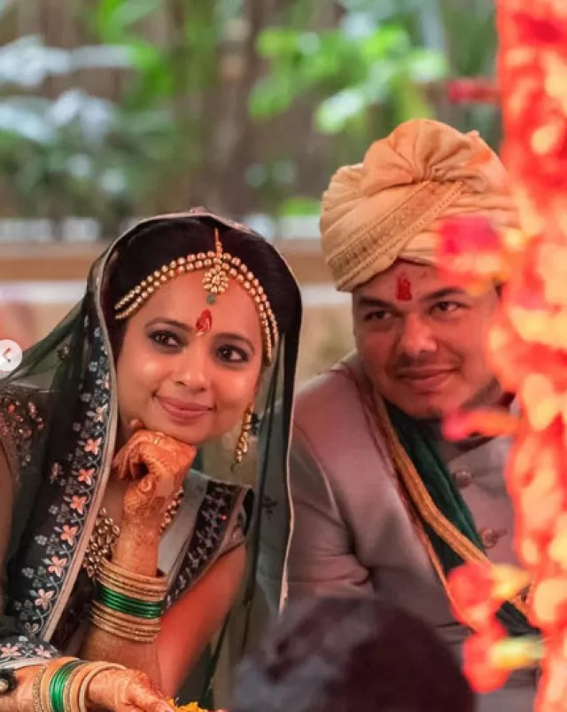 This Bride Wore A Green Lehenga With Minimal Makeup On Her Wedding ...