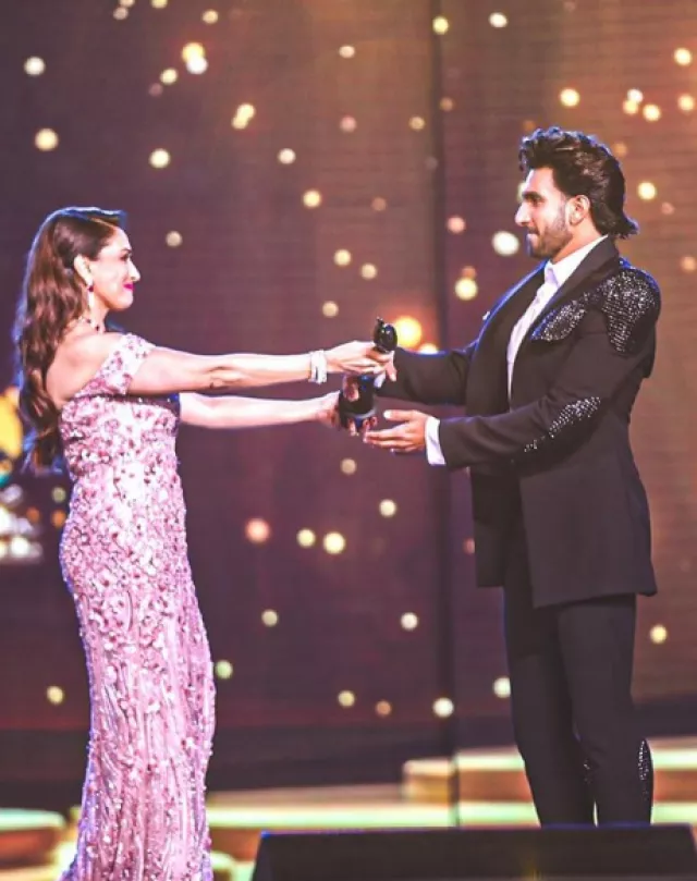 Ranveer Singh Crediting His Wife, Deepika Padukone On Winning Best