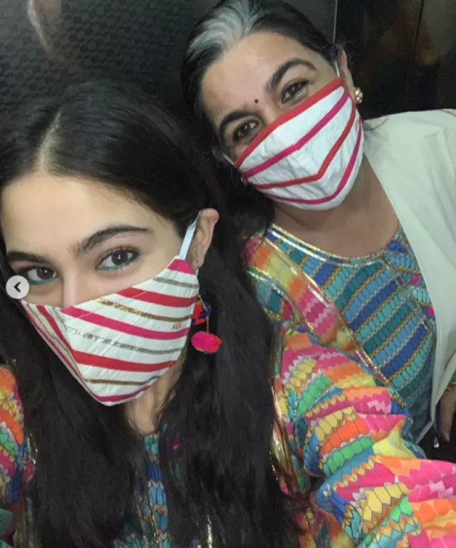 Sara Ali Khan Twinning With Her Mom Amrita Singh