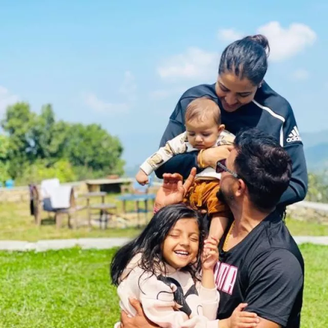 Suresh Raina Shares A Perfect Family Picture With Wife, Priyanka Raina ...