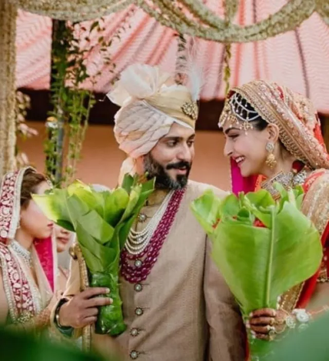 Anand S Ahuja Reveals The First-Ever Snap He Sent To Sonam Kapoor Ahuja ...