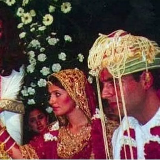 Akshay Kumar And Twinkle Khanna's Rare Wedding Pictures Take The ...