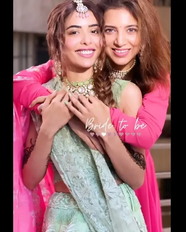 Sana Sayyad Looks Gorgeous In Unseen Wedding Pictures With Her Groom ...