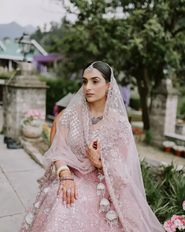 Punjabi Bride Wore Unique White 'chooda' And Her Grandmother's 71-year 