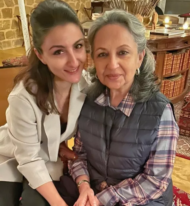 Soha Ali Khan And 'Bhabhi', Kareena Pen Heartfelt Wishes For Sharmila ...