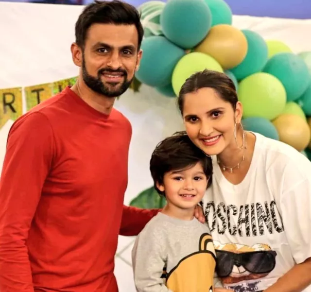 Sania Mirza Pens A Hilarious Wish For Hubby, Shoaib Malik On His 40th ...