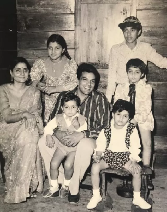 Dharmendra's First Wife, Prakash Kaur Didn't Divorce Him, Said ...