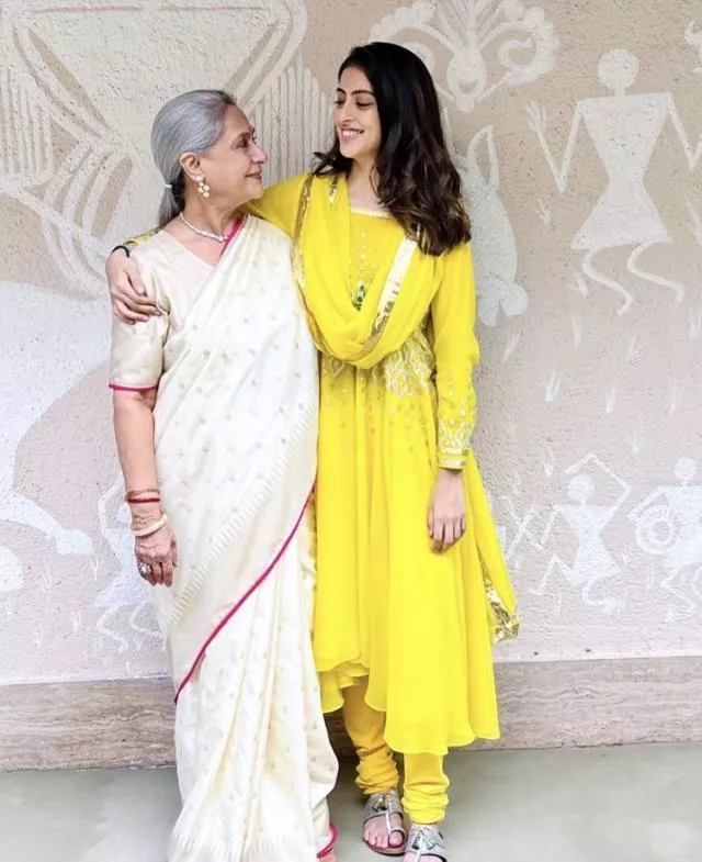 Navya Naveli Nanda Revamped Saree Of Her 'Nani', Jaya Bachchan For Isha ...