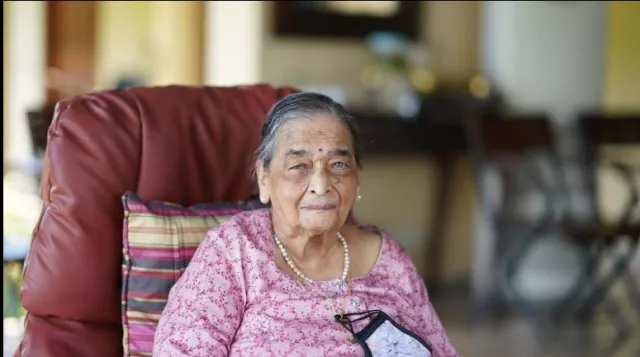 Madhuri Dixit Pens An Emotional Note For Her Mom Snehlata Dixit As She Misses Her On Her Birthday 6847