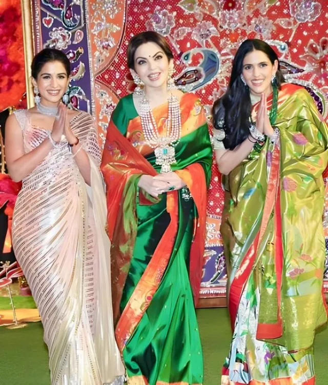 Radhika Merchant Dons A Sequin Saree Worth Rs. 2.7 Lakhs, Nita Ambani's ...