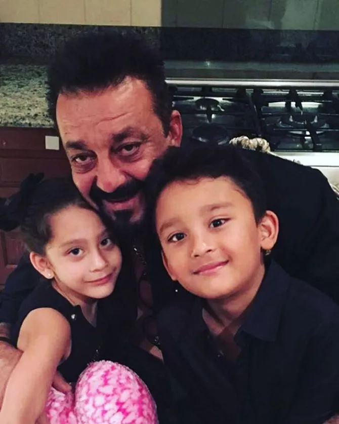 Sanjay Dutt's Adorable Photoshoot With His Twins On Children's Day Will ...