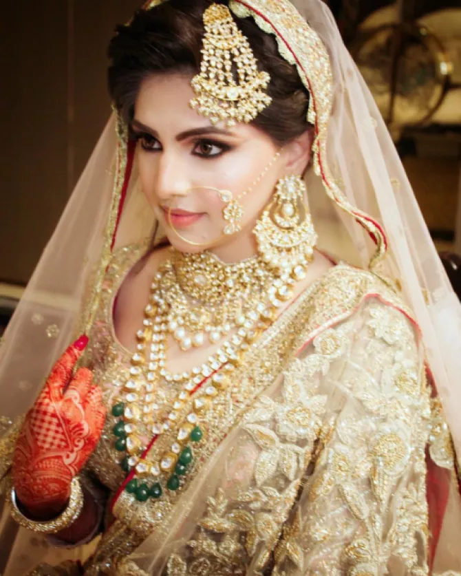 From Head To Toe, This Muslim Bride Recreated Anushka's 
