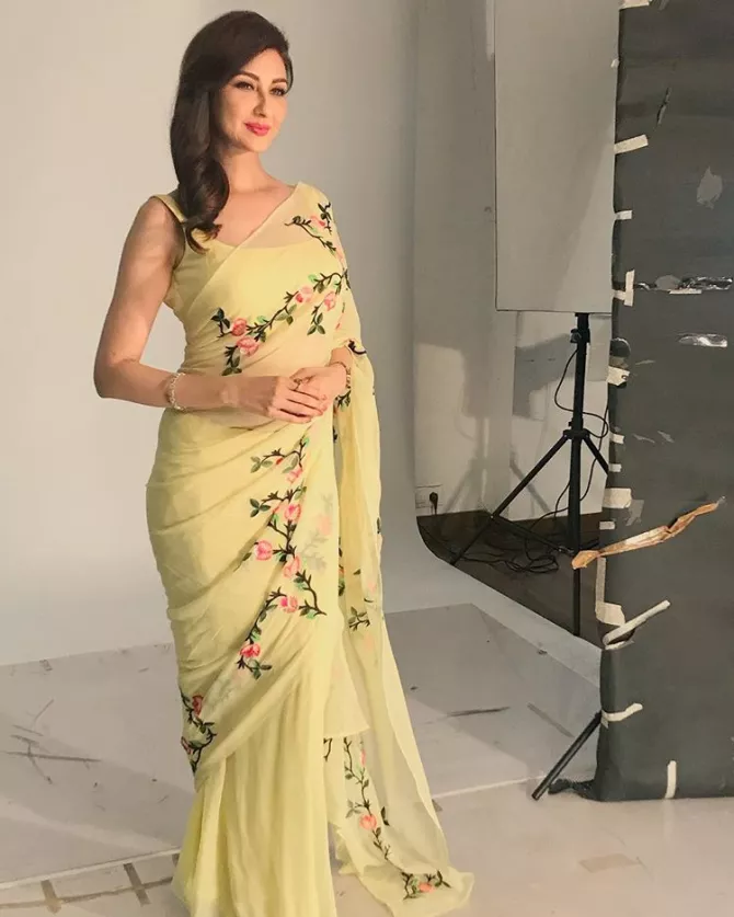 Saumya Tandon Of 'Bhabhiji Ghar Par Hai' Fame Is Pregnant, Flaunts Her