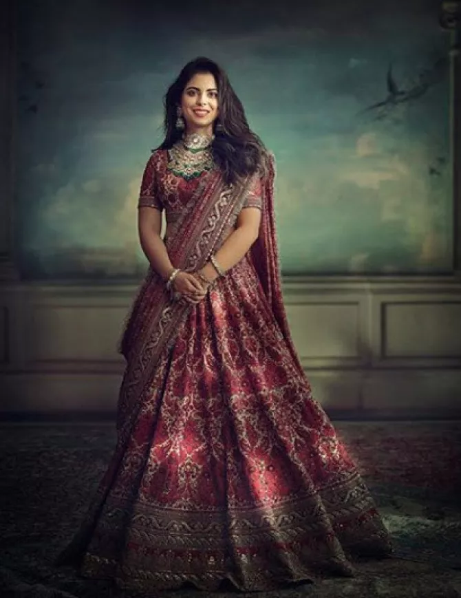 isha ambani wedding lehenga