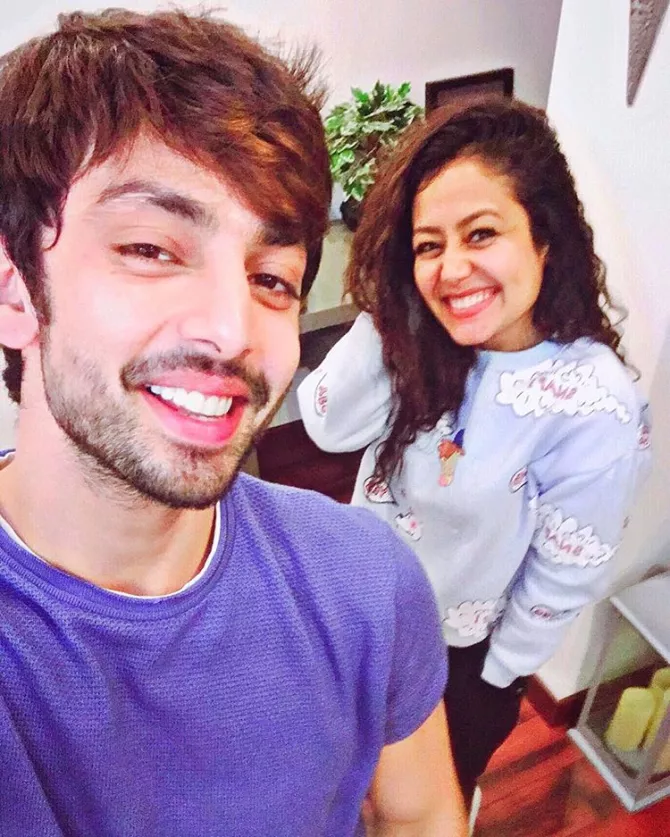 Neha Kakkar Is Madly In Love With Himansh Kohli, Kisses Him On Kiss Day