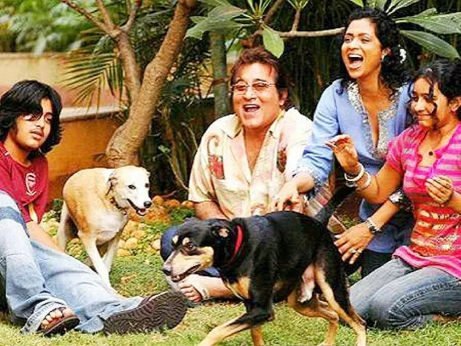 Vinod Khanna and family