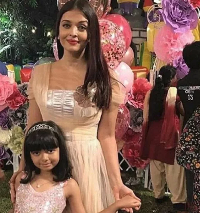 Aaradhya smiles like aishwarya 