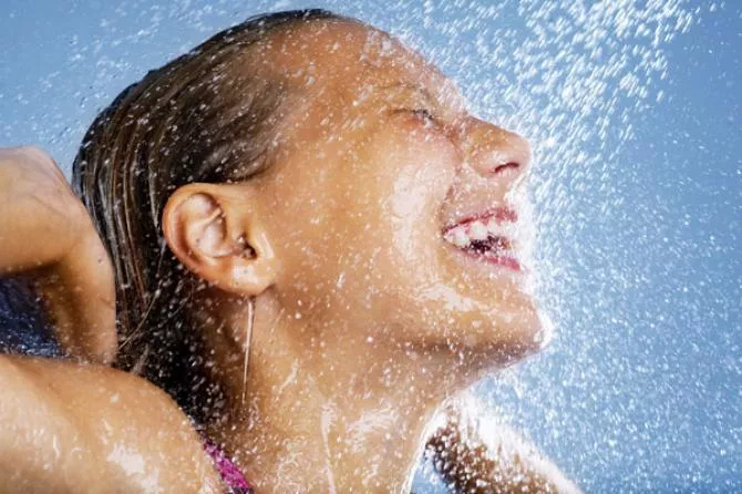 How To Wash Your Hair Properly At Home To Get A Spa Like Experience