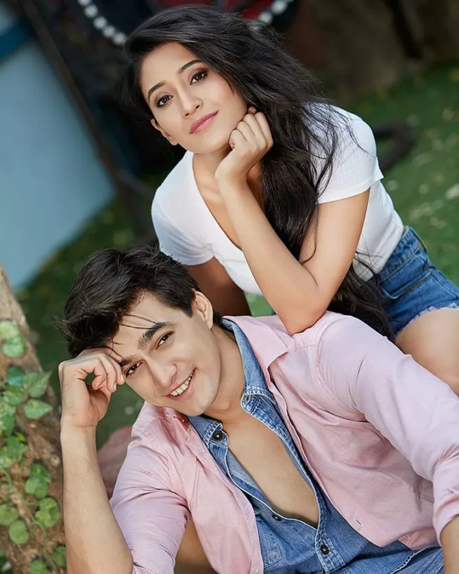 Shivangi Joshi And Mohsin Khan's Romantic PDA Is The Perfect Answer To