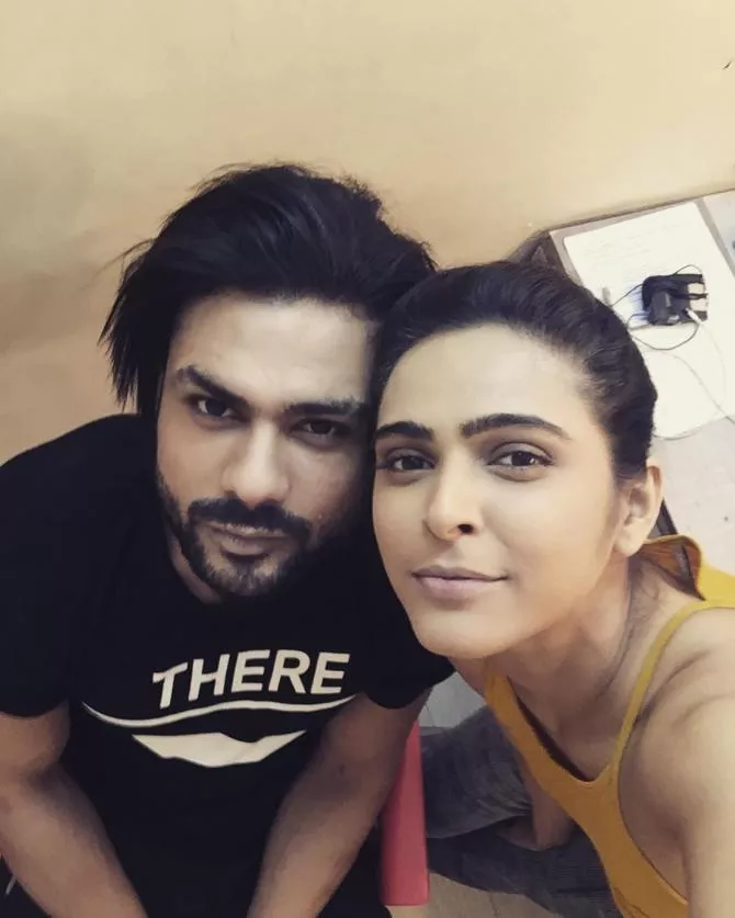 Madhurima Tuli Kisses Ex-Beau, Vishal Aditya Singh, Are The Two