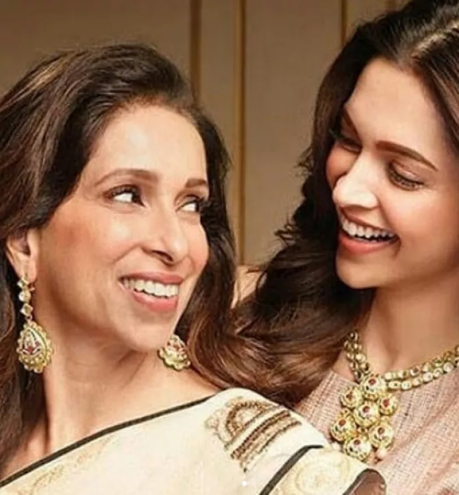 Deepika Padukone Tried Hard To Make Her Mother, Ujjala Padukone Smile 