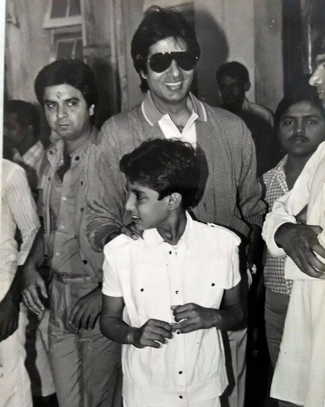 Abhishek Bachchan's Throwback Black-And-White Picture With Dad, Amitabh ...