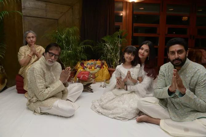 Amitabh Bachchan, Jaya Bachchan, Abhishek Bachchan, Aishwarya Rai Bachchan and Aaradhya Bachchan