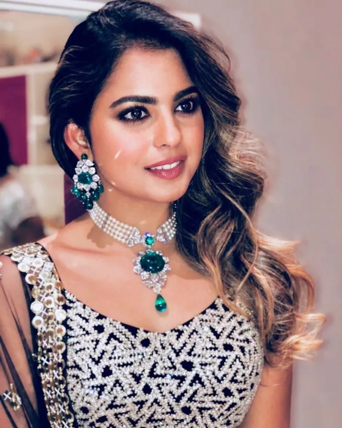 Isha Ambani Piramal Stuns In A Pink Outfit On Her 28th Birthday