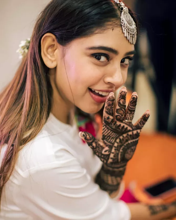 Niti Taylor Gives Glimpses From Her 'First Rasoi' Post-Wedding, Flaunts