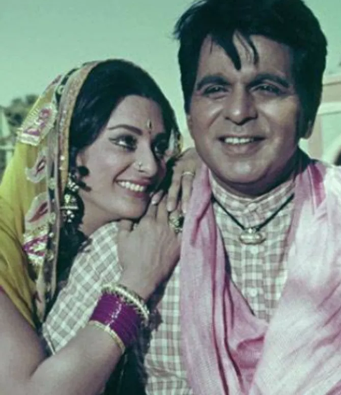 Dilip Kumar And Saira Banus Love Story Age Gap Of 22 Years 54 Years Of Marriage And A Miscarriage 0068