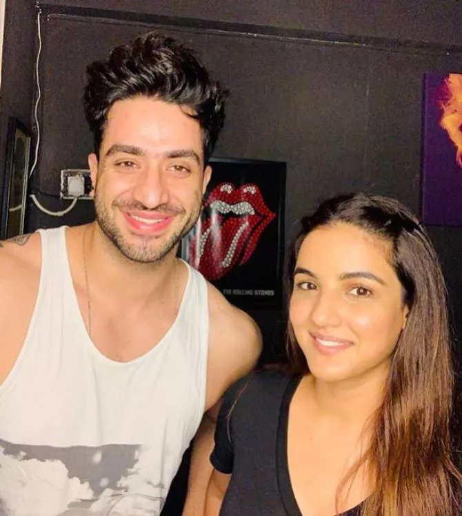 Aly Goni Imitates Rumoured GF, Jasmin Bhasin On Camera As She Gives A