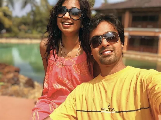 Shreya Ghoshal Shares Unseen Pictures From Her Wedding On Her 5th ...