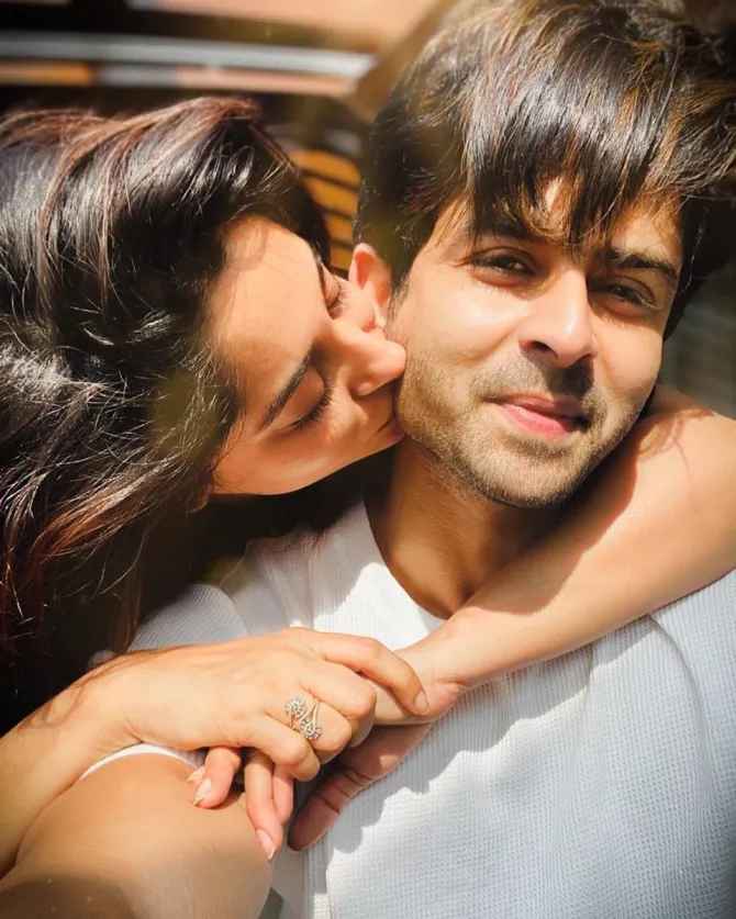 Dipika Kakar Shares A Kissing Picture With Shoaib Ibrahim On Kiss Day