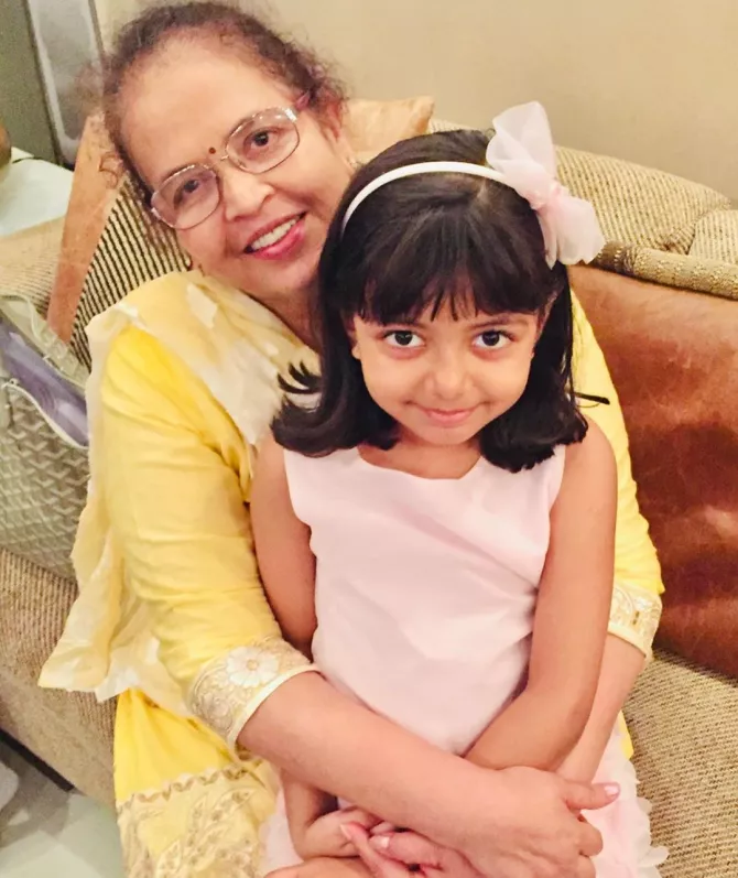 Aishwarya Rai Bachchan Pens An Adorable Note For Her Mother, Brindya