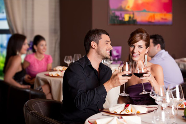 7 Essential Dining Habits That You Must Follow On A Romantic Date