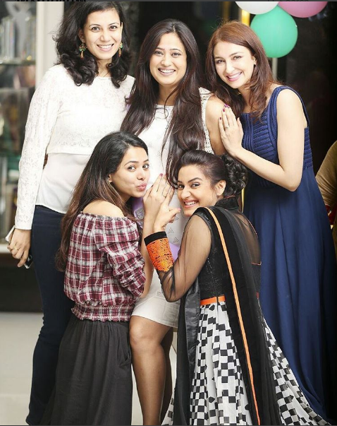 Shweta Tiwari's Besties Host A Baby Shower For The Glowing Mom-To-Be