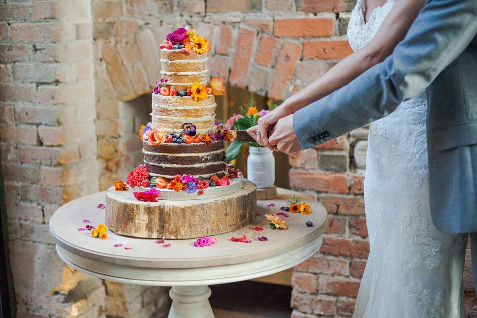 Cake to go. Cake to go дизайн. Wedding Cake flavours catalogue.