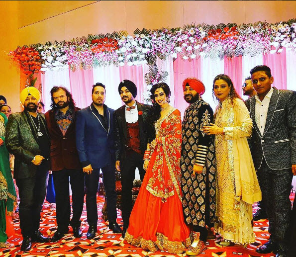 28 Daler Mehndis Daughter Tie Knot With Son Of Hans Raj Hans Stock Photos,  High-Res Pictures, and Images - Getty Images