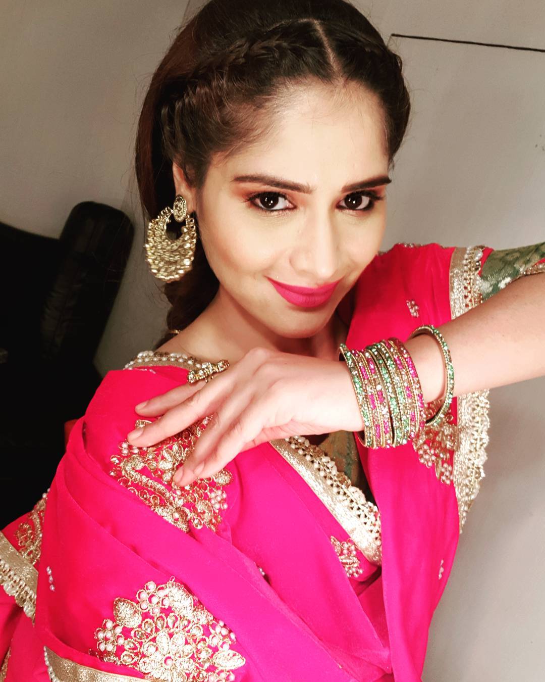 Unmarried Arti Singh Wears Sindoor On The Occasion Of Karva Chauth