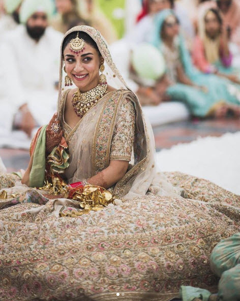 Get the Celebrity-Inspired Wedding Look on a Budget: Chandni Chowk Has It  All - Jd Collections