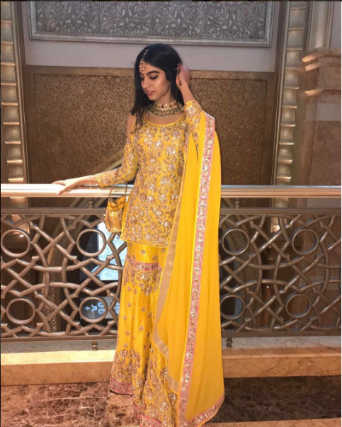 Decoding Kapoor Sisters' Stylish Looks at Their Cousin's Wedding