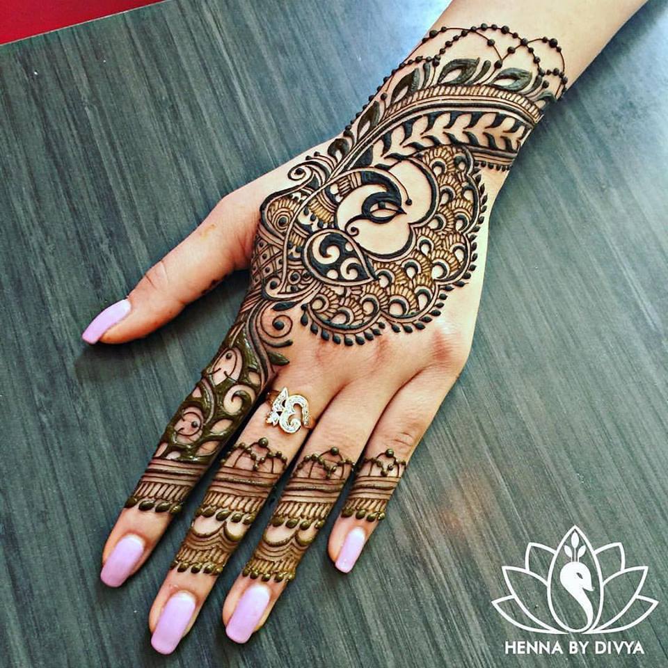 Mehandi Back hand design stock image. Image of henna - 252514079