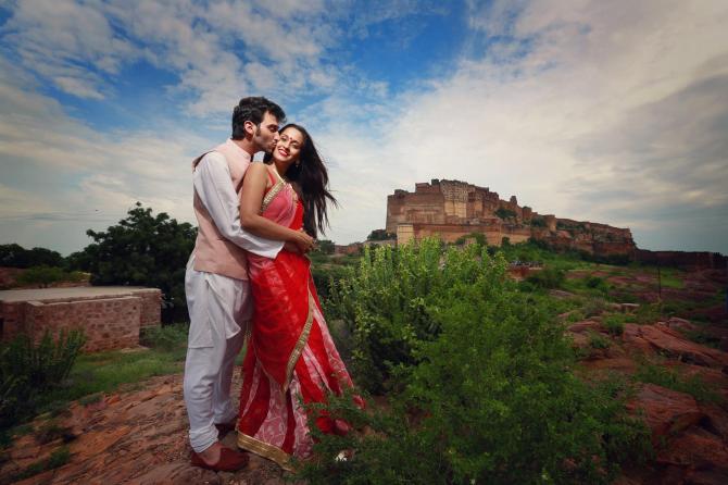 Gorgeous Bollywood Couples And Their Super-Stunning Pre-Wedding Shoots