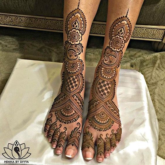 Foot Design Mehndi Service at best price in Lucknow | ID: 18080580755