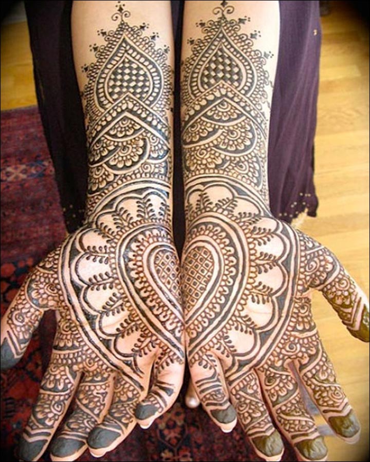 Karwa Chauth Best Mehndi Design PHOTOS 2023 hands and feet