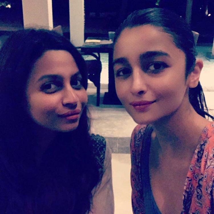 Alia Bhatt Breaks Down As She Apologise To Sister Shaheen Bhatt For Not ...