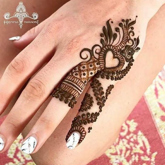 6 Latest Simple Mehndi Designs For The Minimalist Brides This Summer. A  trend of min… | Stylish mehndi designs, Wedding mehndi designs, Latest simple  mehndi designs