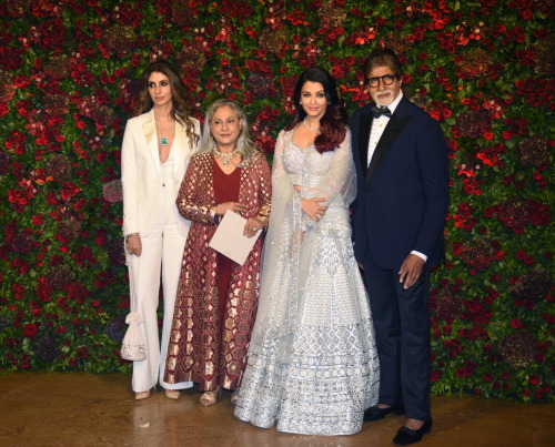 Amitabh Bachchan, Jaya Bachchan, Aishwarya Rai Bachchan and Shweta Bachchan Nanda