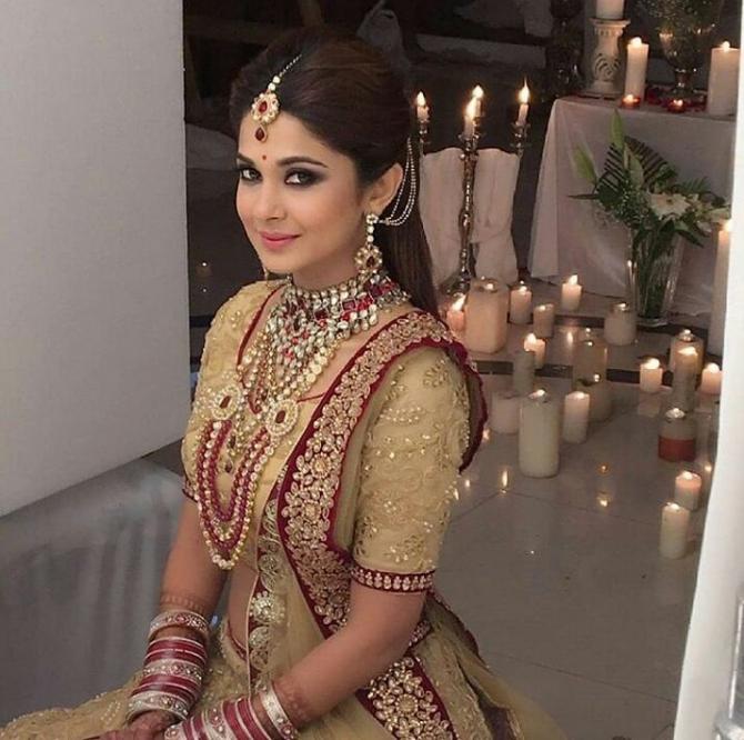 Real Brides REVEAL how to pick the best bridal makeup artists in Delhi!